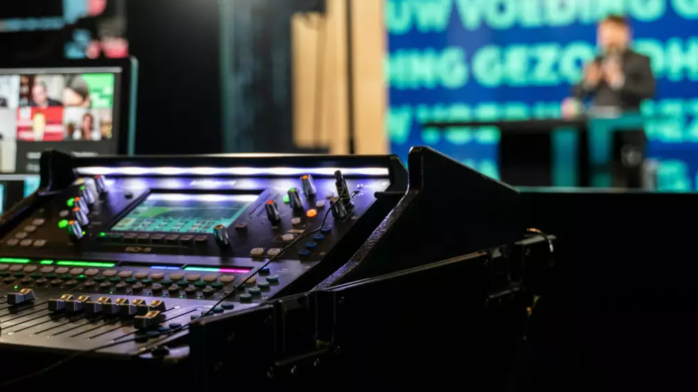 Paul einerhand Dy6a8s Lr Vl4 unsplash